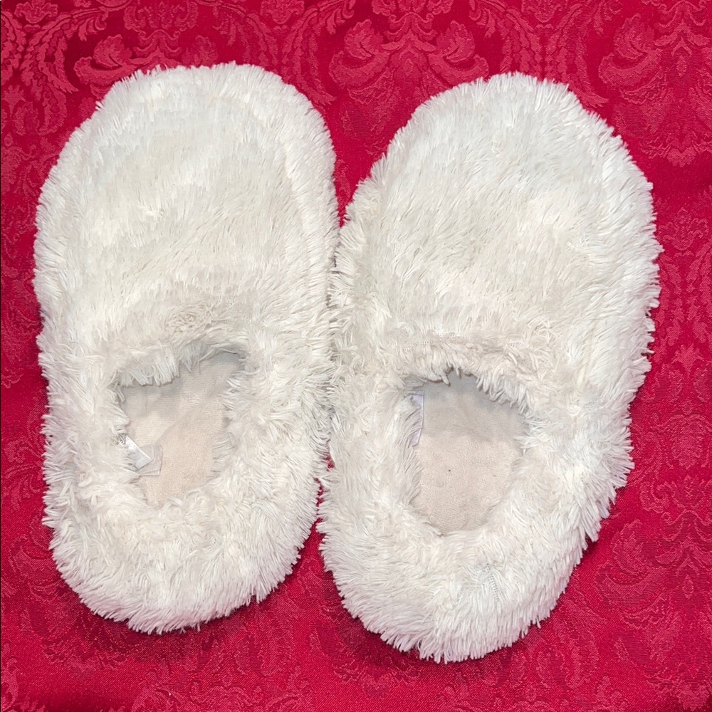 Cozy White Fuzzy Slippers Microwaveable Heated - Picture 1 of 8